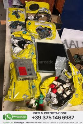 IN REGALO: SGOMBERO 10 COLLI DI MATERIALE ARCADE VIDEOGIOCHI DISMESSO