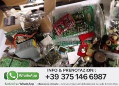 IN REGALO: SGOMBERO 10 COLLI DI MATERIALE ARCADE VIDEOGIOCHI DISMESSO